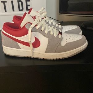 Jordan 1 low size 8 light smoke grey gym red